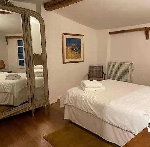 Rue Basse - Overlooking The Pyrenees * Монреаль